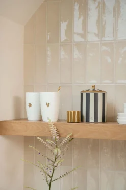 ZUSSS keramieken geurkaarsje met houten deksel hartje