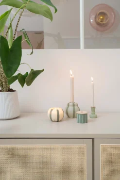 ZUSSS keramieken geurkaarsje met houten deksel klavertje salie