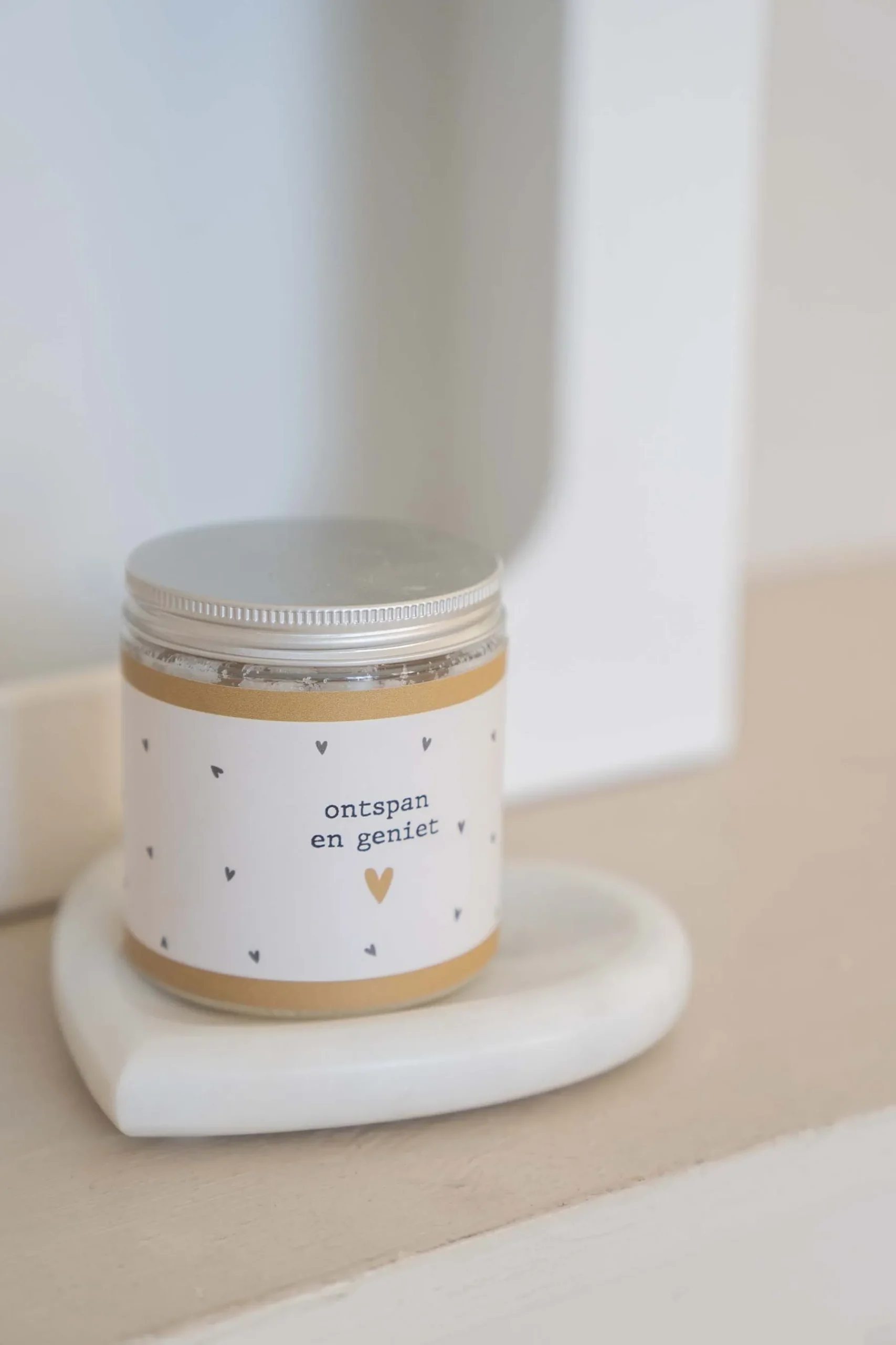 ZUSSS scrub 250gram ontspan en geniet antracietgrijs/off white