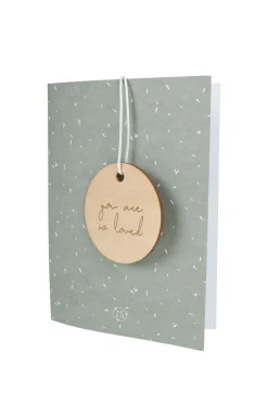 ZUSSS wenskaart met houten tag so loved saliegroen
